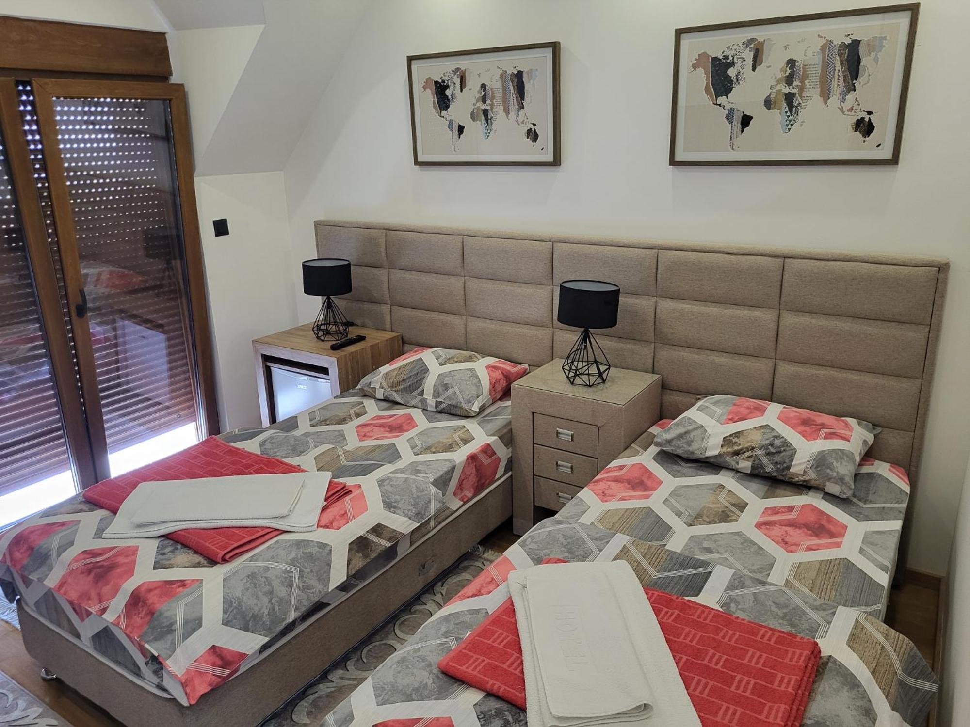 Lux Apartmani Bajova Cetinje Exterior foto